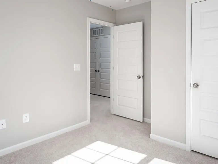 1010 Larabee Ln — Photo 23