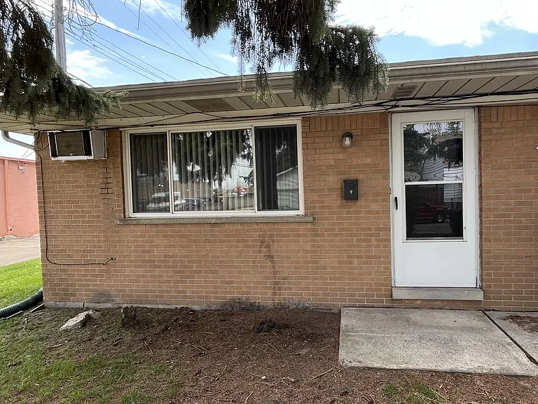 4059 Longtin Ave — Photo 3