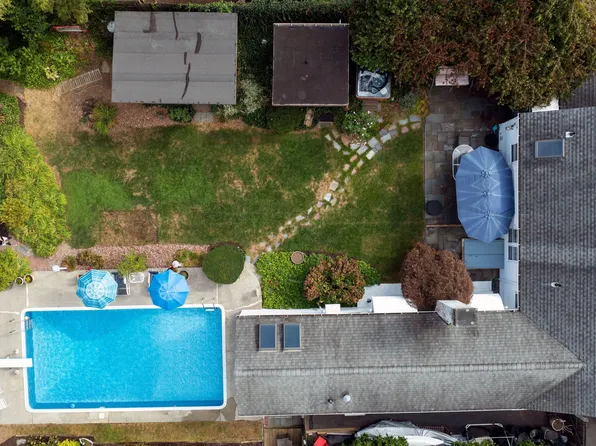 13 Warwick Avenue, Milford, CT 06460