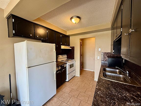 5th image of 8214-24 Mile Rd