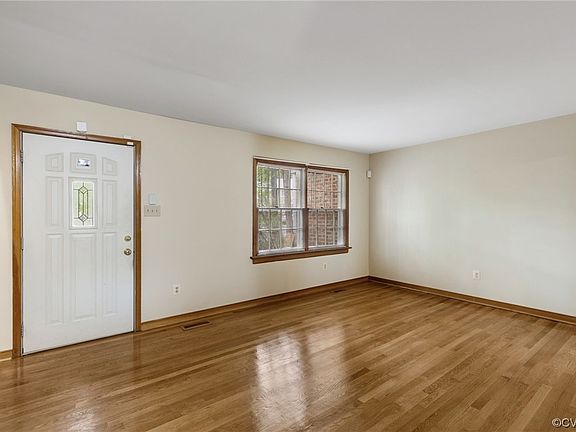 5th image of 3111 S Battlebridge Dr