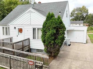 120 10th St NW, Chisholm, MN 55719