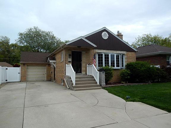 3rd image of 9335 Raymond Ave
