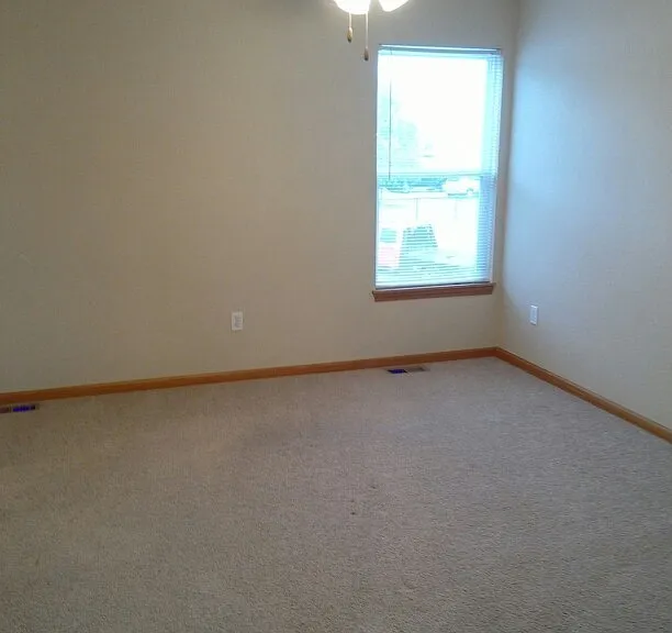 403 NE Coldwater Creek Dr — Photo 6