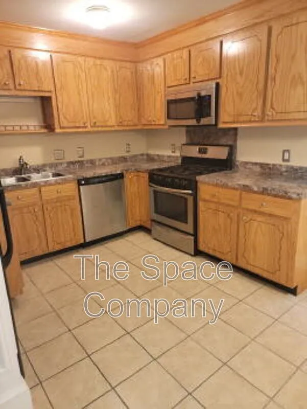 2 bed, 1.0 bath, $1,950 — Photo 4