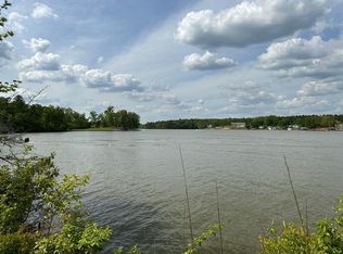 808 Eagles Harbor Dr, Hodges, SC 29653