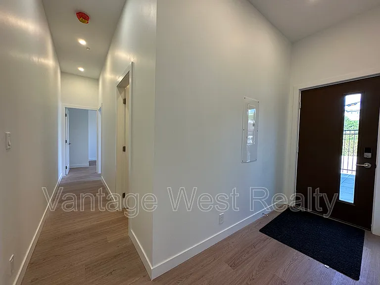 1381 Belaire Ave #Townhouse 3 — Photo 11