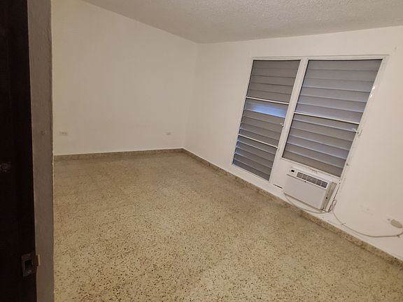 3rd image of 190 Hostos #B322