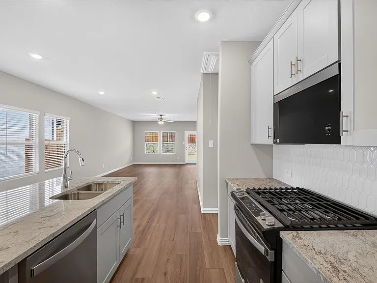 512 Dorothy Dr — Photo 8
