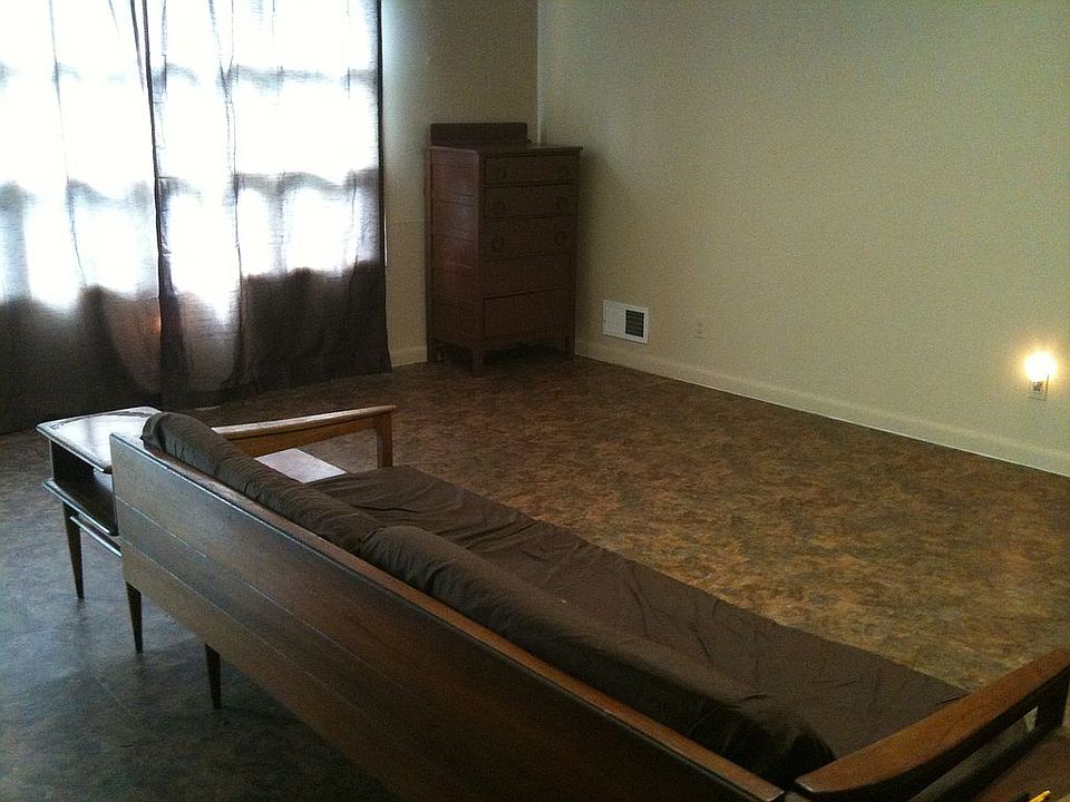 2nd image of 258 County Center Rd