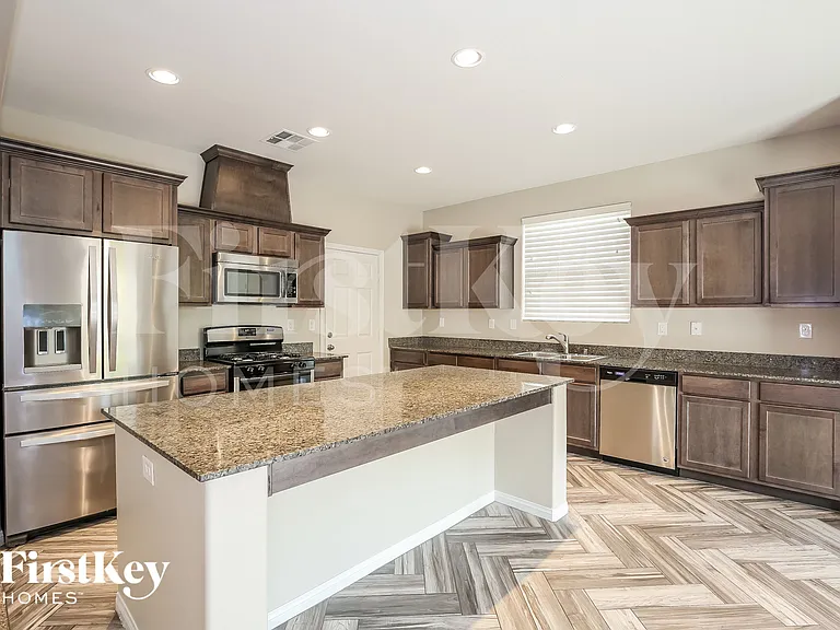 317 Casmailia Ave — Photo 6