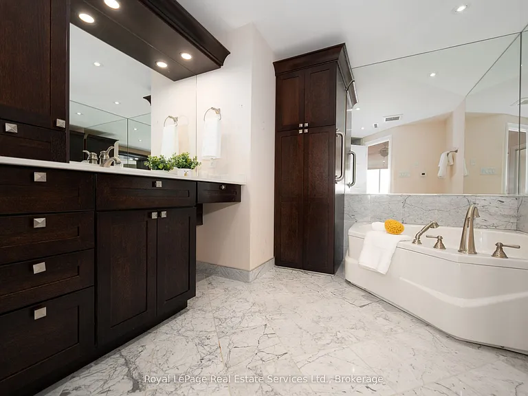 100 Lakeshore Rd E #1105 — Photo 19