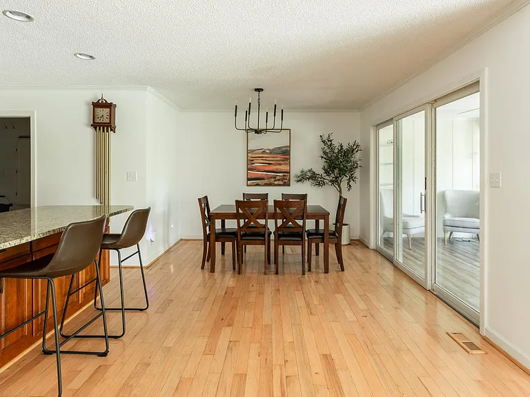 18 Windsong Pl — Photo 5
