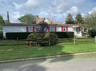 741 E Avenue Ext, Riverhead, NY 11901