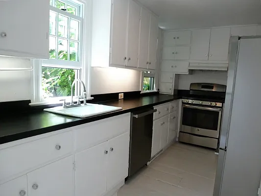 Rented by Sotheby's International Realty | media 20