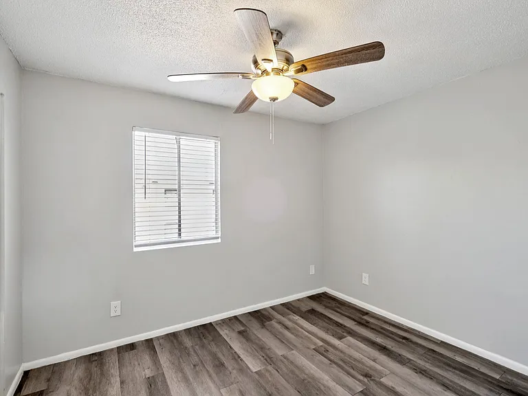 Mariposa Flats — Photo 52