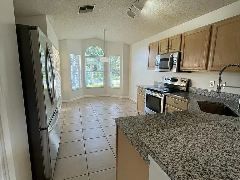 8231 Fort Thomas Way — Photo 18
