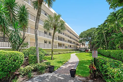277 N Ocean Blvd #1040 Photo 1