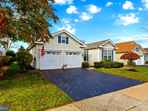 10 Powderhorn Way, Allentown, NJ 08501