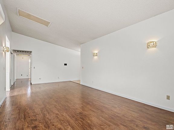 5th image of 2685 Howard Dr