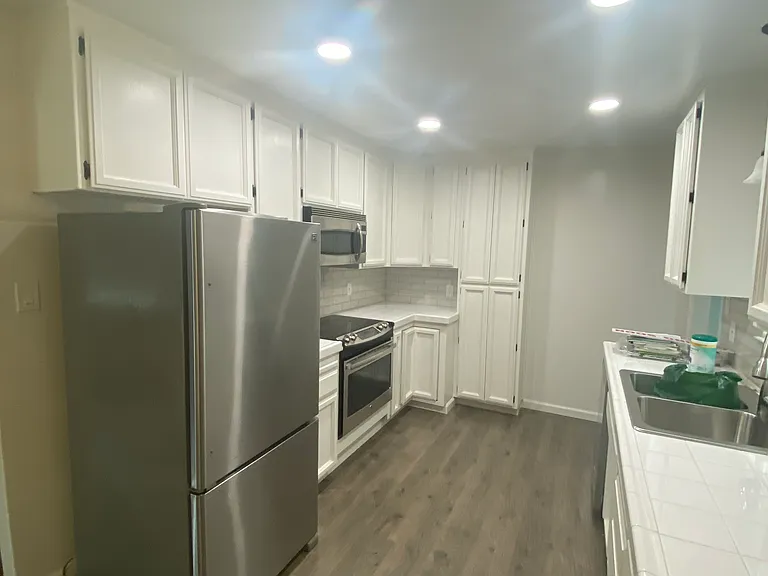 805 Poplar Ave — Photo 3