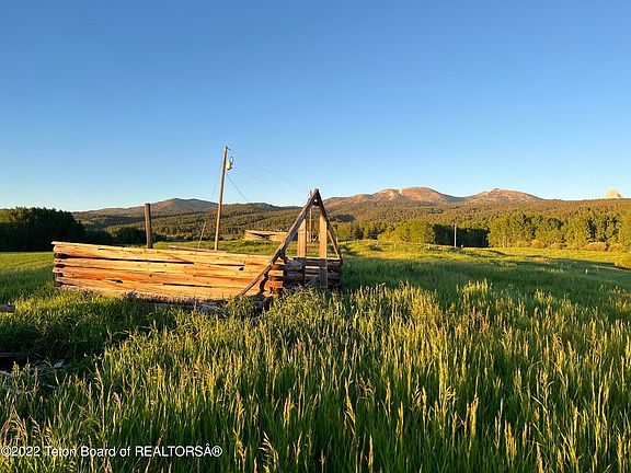 5th image of W Alta Rd