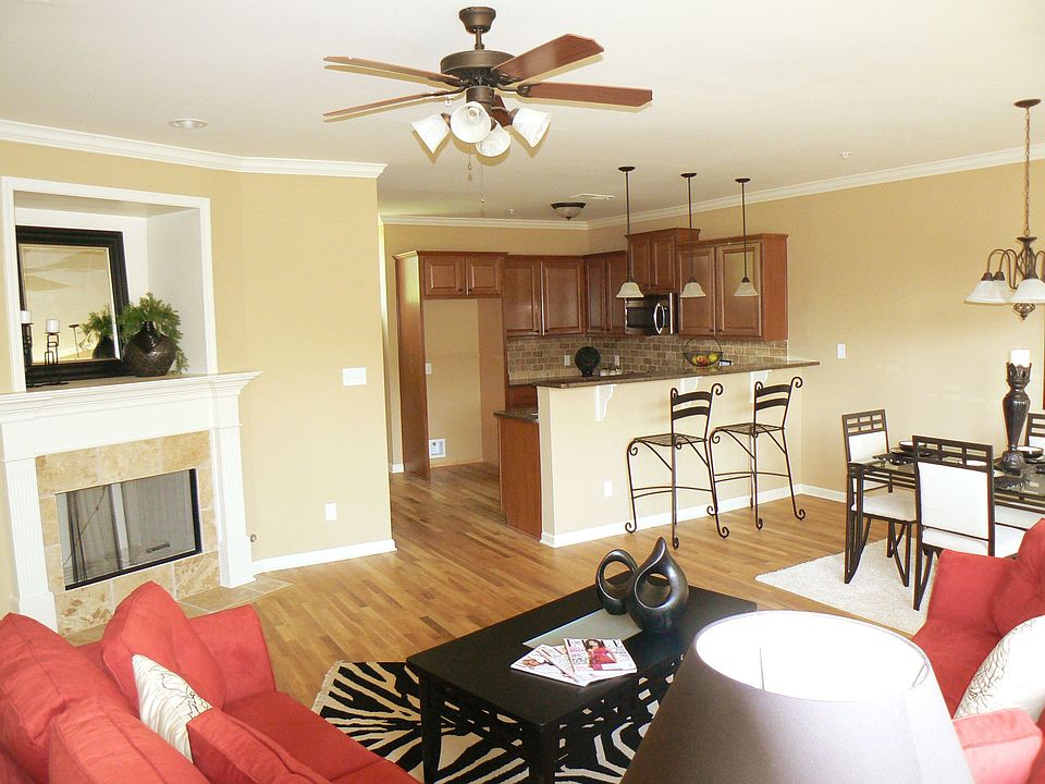 Living Room / Dining Room