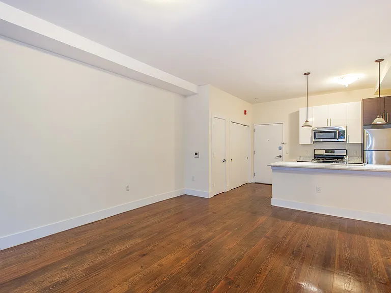 95 Montgomery St #404 — Photo 4