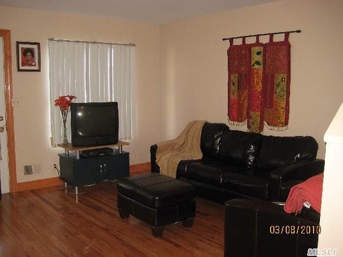 1st image of 2864 W 31st St