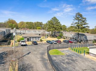 TOWNHOMES w/ W/D INCLUDED! Gated 2 Bed / 1.5 Bath Townhomes near Shelby Dr!, Memphis, TN 38116