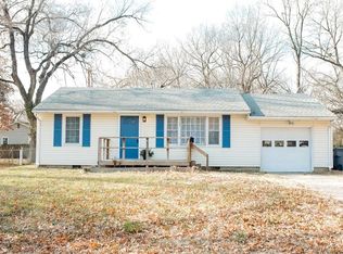 405 S Sunset Dr, Olathe, KS 66061