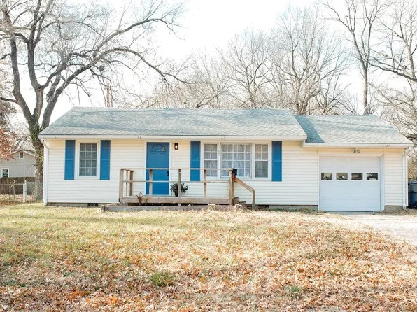 405 S Sunset Dr, Olathe, KS 66061