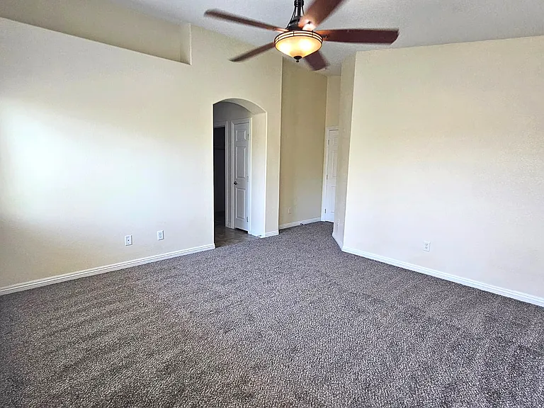 Master bedroom - Pic1