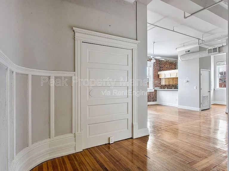 220 E Marshall St #34 — Photo 3