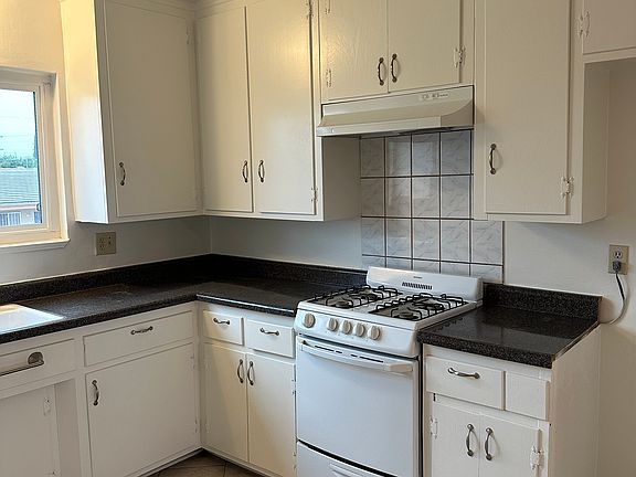 2nd image of 414 N Poplar Ave #7
