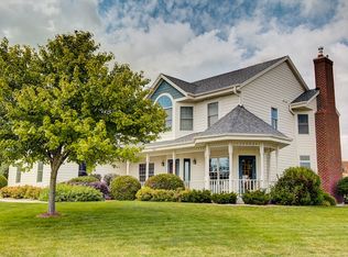 2800 River Point Ct, Waukesha, WI 53189