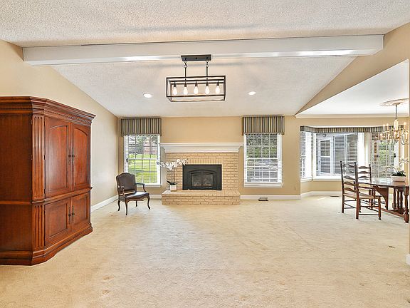 4th image of 24923 White Plains Dr