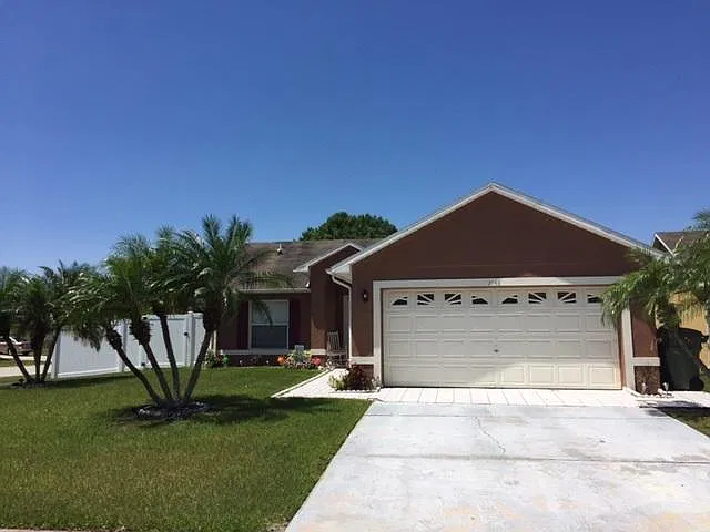 2148 Remington Point Blvd. — Photo 2