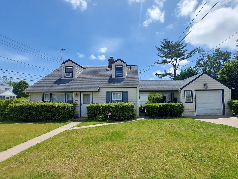 1st image of 890 Bedford Ct