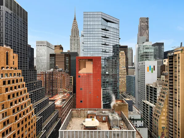 303 East 43rd Street image 10 of 13