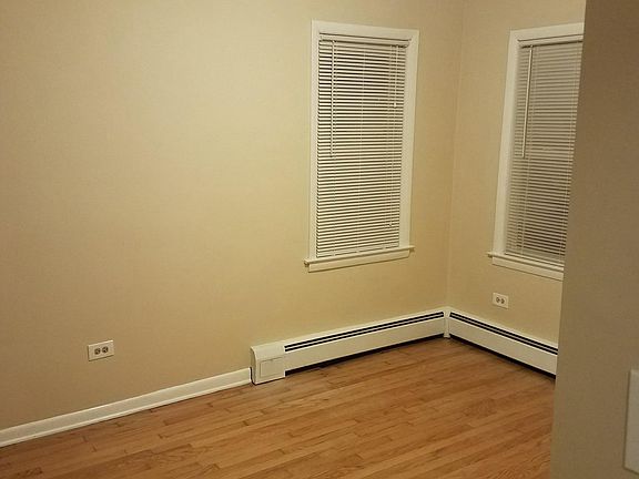 2nd image of 5823 W Montrose Ave APT 1S