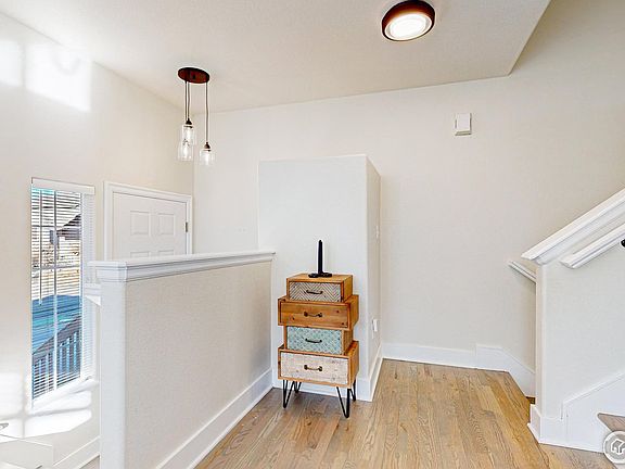4th image of 2462 Clarion Ln