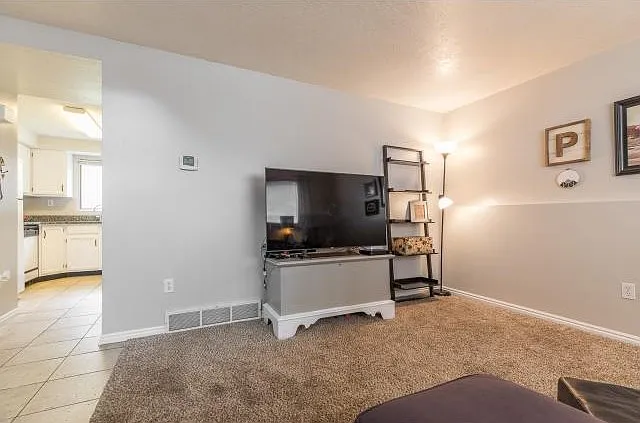 111 E Center St — Photo 9