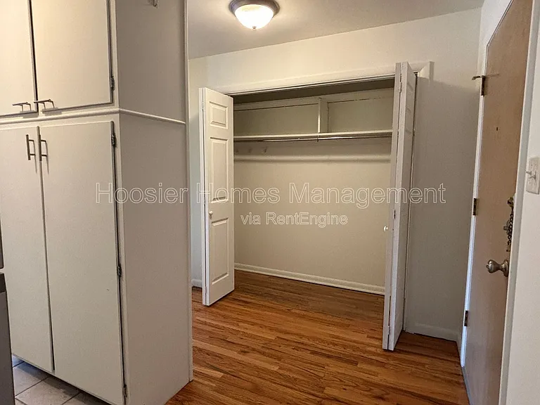 770 E 61st St #4 — Photo 13