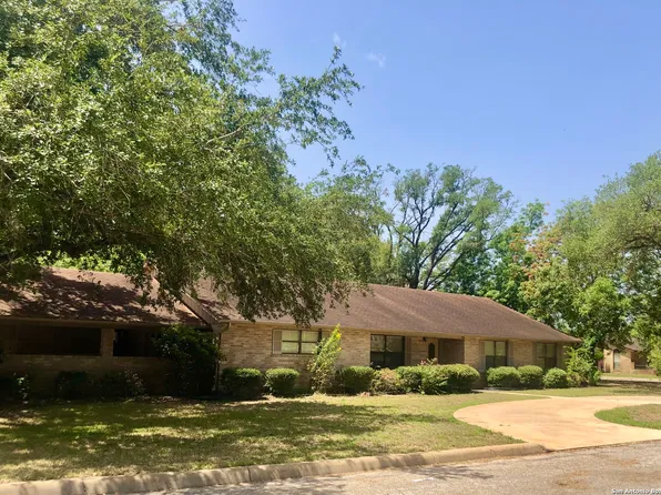 1219 Mockingbird, Pleasanton, TX 78064