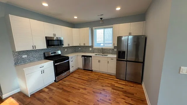 3 bed, 1350 sqft, $2,500 — Photo 3