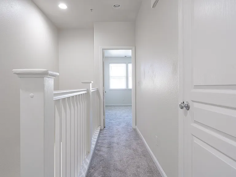 25502 Huntwood Ave — Photo 10