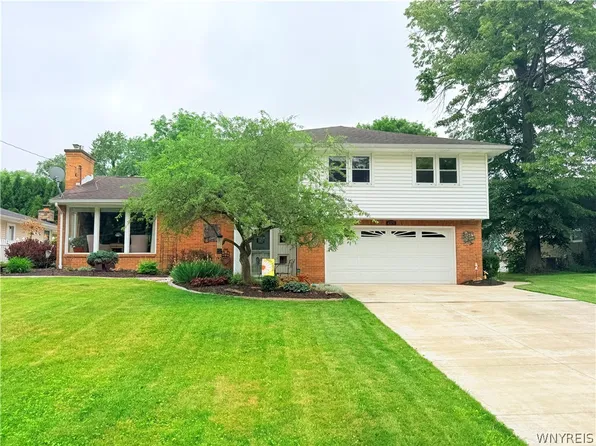 4573 Marie Dr, Hamburg, NY 14075