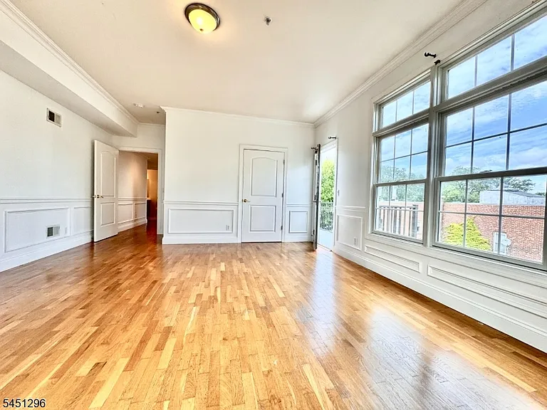1677 Springfield Ave #13 — Photo 22