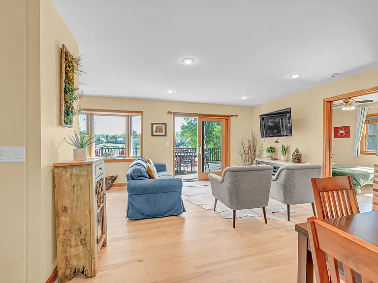 18 Shore Rd — Photo 11